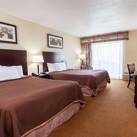Toronto East Inn Екстериор снимка