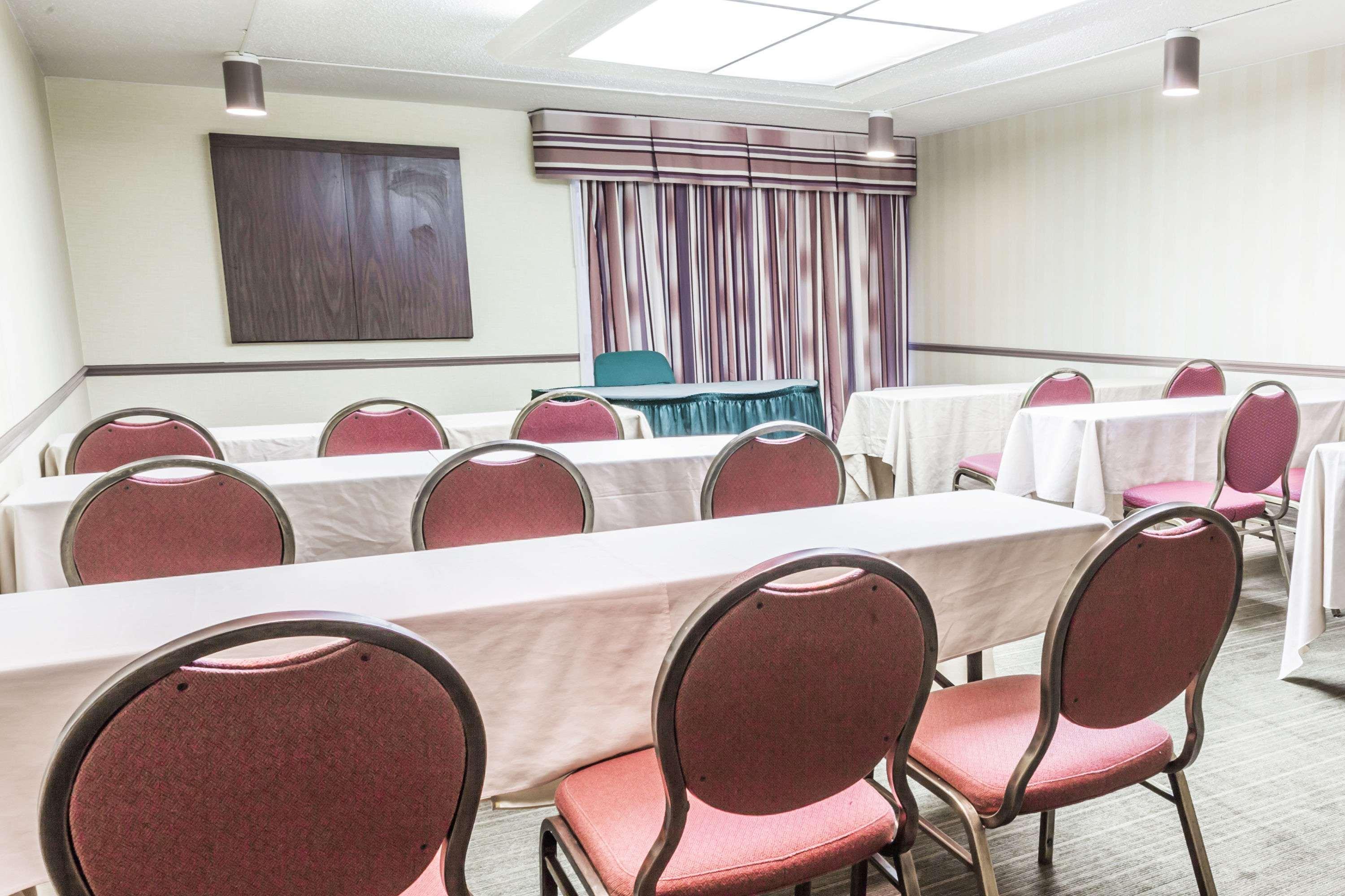 Toronto East Inn Екстериор снимка