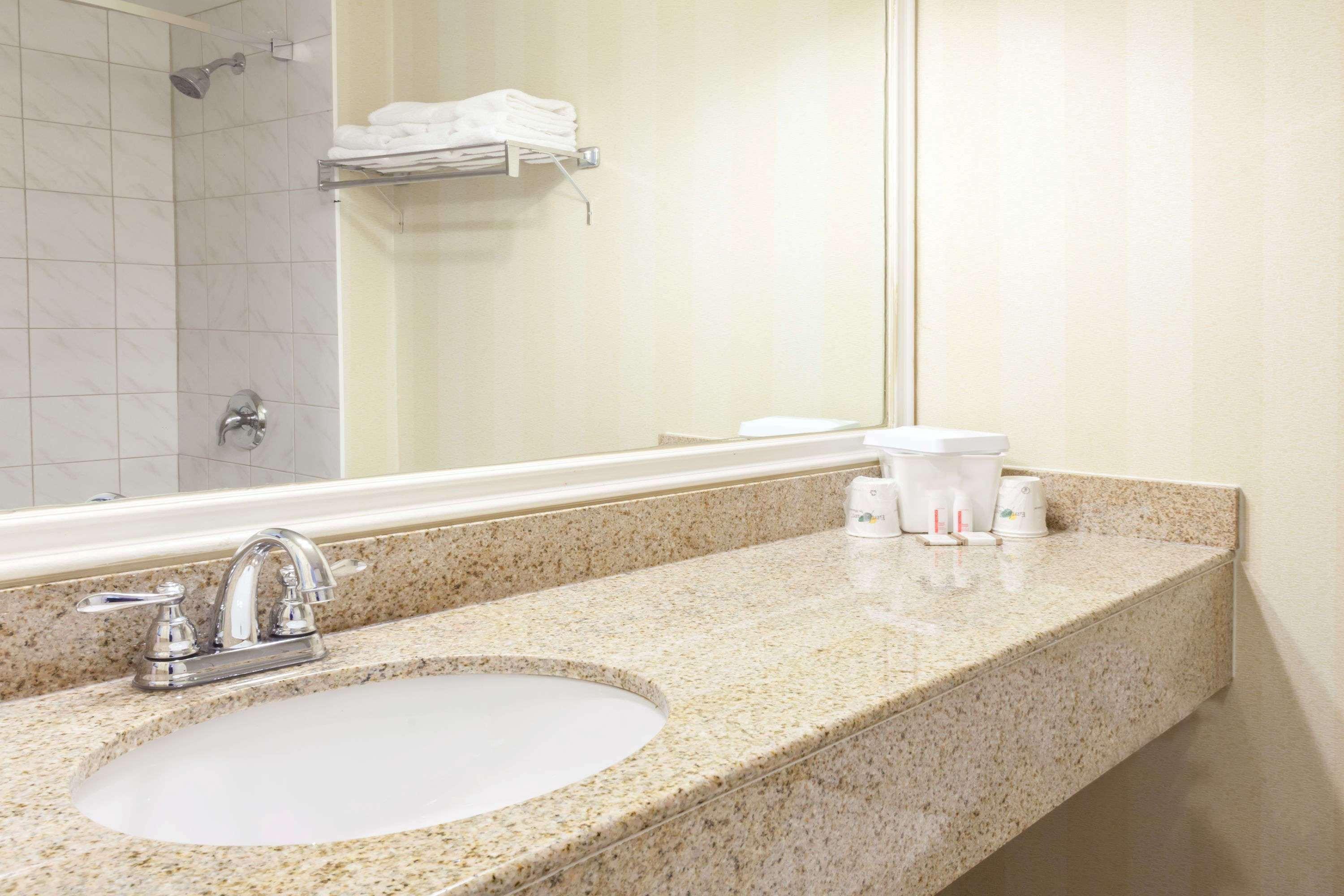 Toronto East Inn Екстериор снимка