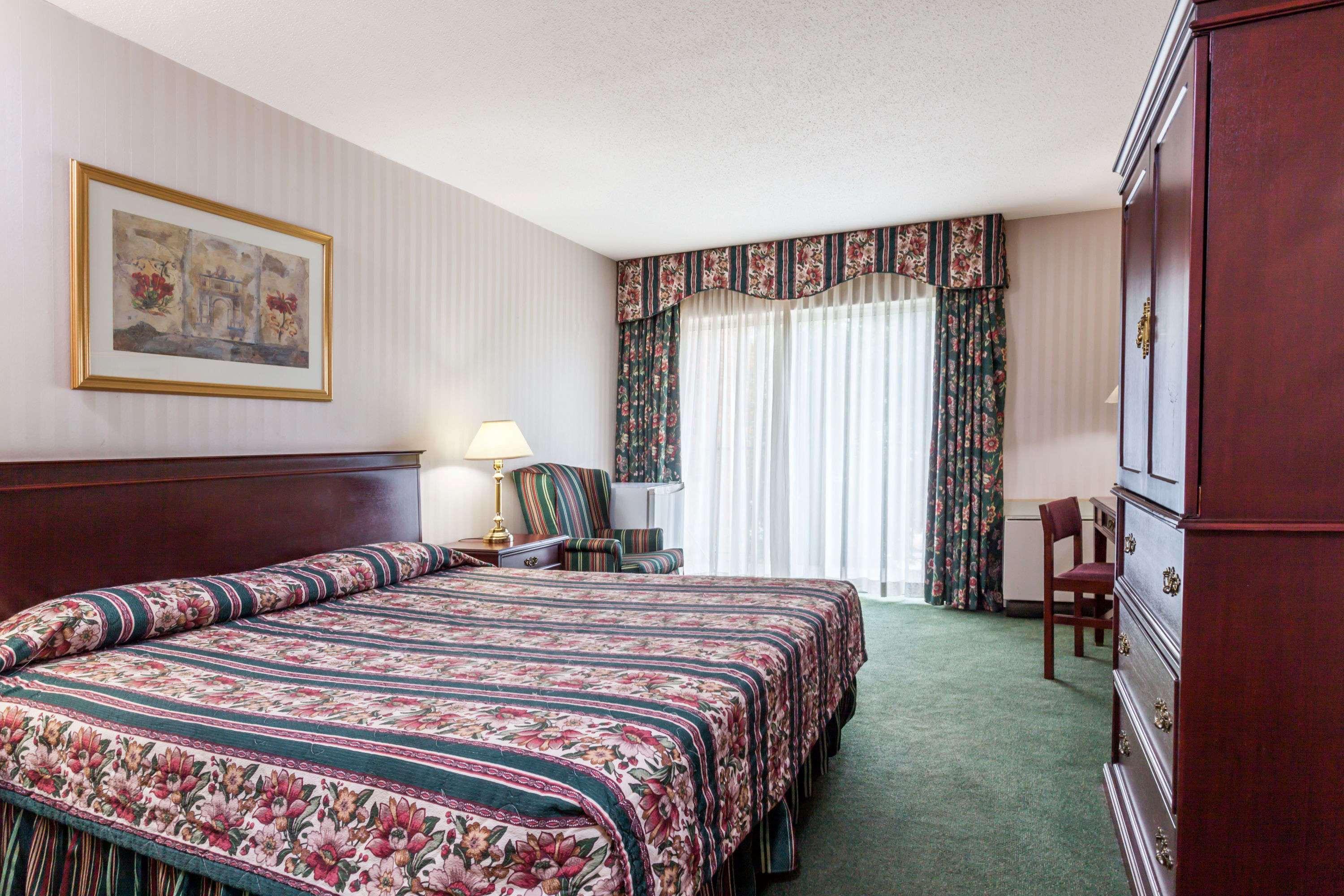 Toronto East Inn Екстериор снимка